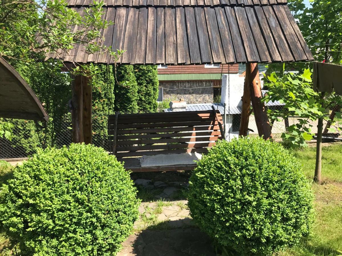 Садиба Червона Калина Private Estate Chervona Kalyna Yaremche Ngoại thất bức ảnh